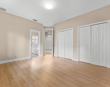 2579 Mayfair Lane - Photo Thumbnail 13