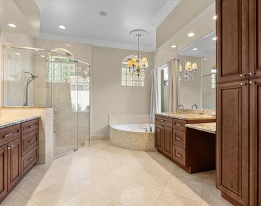 2579 Mayfair Lane - Photo Thumbnail 8