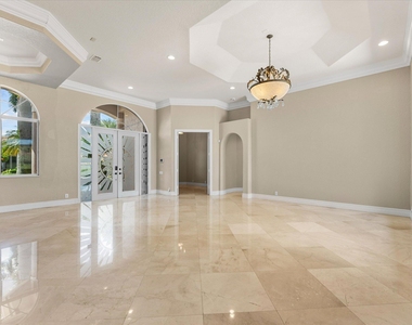 2579 Mayfair Lane - Photo Thumbnail 1