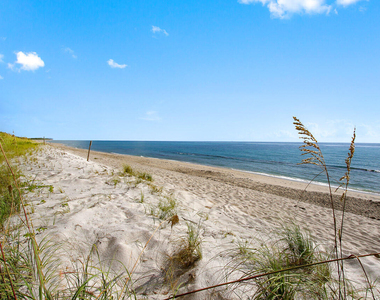 5540 N Ocean Drive - Photo Thumbnail 15