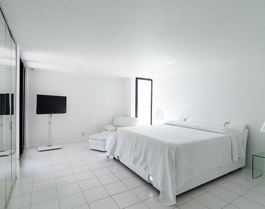5540 N Ocean Drive - Photo Thumbnail 7