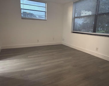 7460 Nw 18th Street - Photo Thumbnail 14