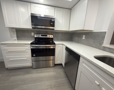 7460 Nw 18th Street - Photo Thumbnail 5