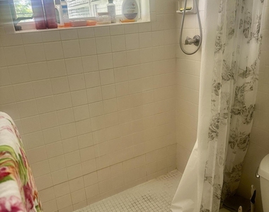 4804 Nw 49th Court - Photo Thumbnail 10