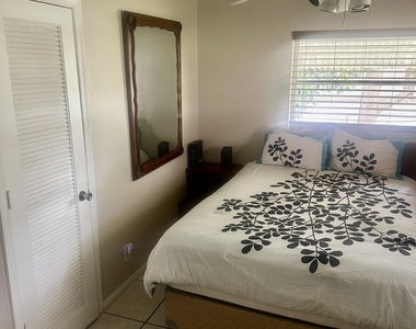 4804 Nw 49th Court - Photo Thumbnail 3