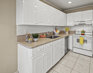 1421 Nw 20th Avenue - Photo Thumbnail 2