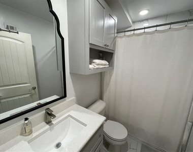 900 Nw 13th Street - Photo Thumbnail 8