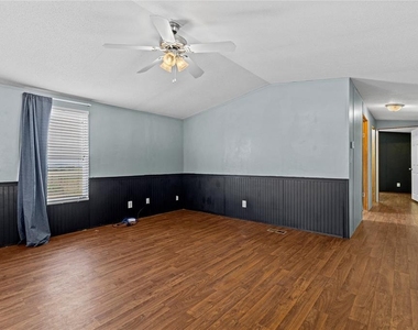 23984 E 1013 Road - Photo Thumbnail 6