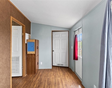 23984 E 1013 Road - Photo Thumbnail 10