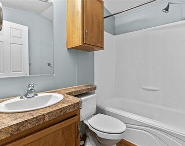 23984 E 1013 Road - Photo Thumbnail 12