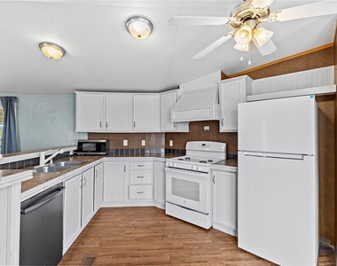 23984 E 1013 Road - Photo Thumbnail 9