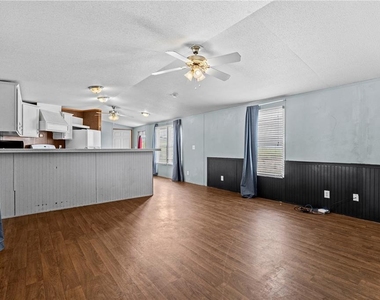 23984 E 1013 Road - Photo Thumbnail 5