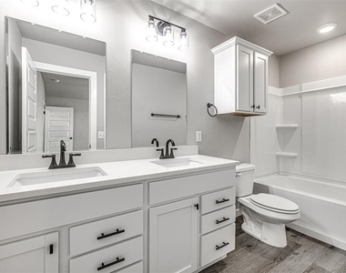 8922 Nw 109th Terrace - Photo Thumbnail 19