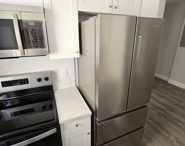 1142 Sw 4th Street - Photo Thumbnail 1