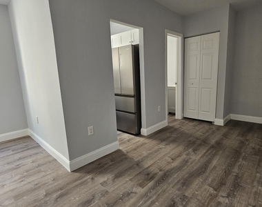 1142 Sw 4th Street - Photo Thumbnail 5