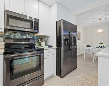 1340 Ne 28th Avenue - Photo Thumbnail 5