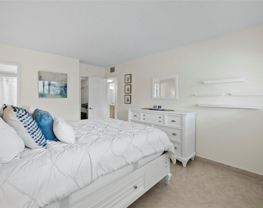 1340 Ne 28th Avenue - Photo Thumbnail 12