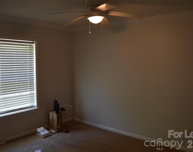 118 Grain Drive - Photo Thumbnail 14