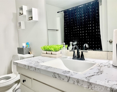 500 Umstead Drive - Photo Thumbnail 3
