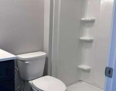 407 N Maple Street - Photo Thumbnail 1
