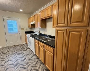 4535 Dawnwood Drive - Photo Thumbnail 7