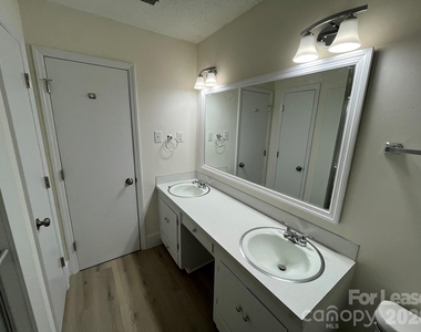 4535 Dawnwood Drive - Photo Thumbnail 15