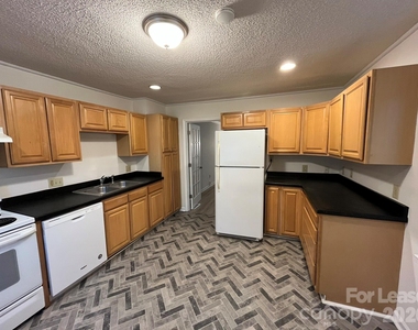 4535 Dawnwood Drive - Photo Thumbnail 6