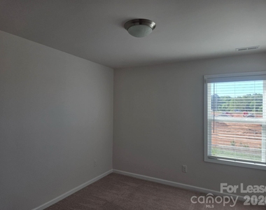 8185 Sheffield Drive - Photo Thumbnail 12