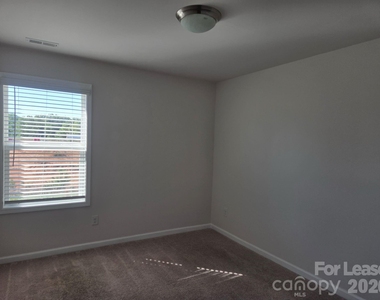 8185 Sheffield Drive - Photo Thumbnail 10
