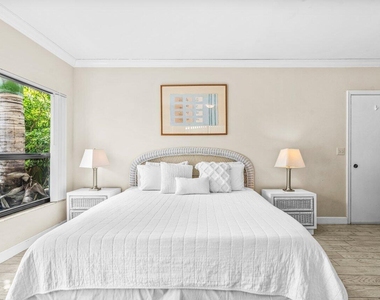 11863 Wimbledon Circle - Photo Thumbnail 15