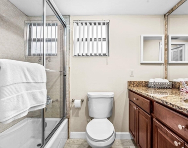 11863 Wimbledon Circle - Photo Thumbnail 18