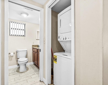 11863 Wimbledon Circle - Photo Thumbnail 19