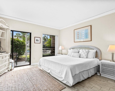 11863 Wimbledon Circle - Photo Thumbnail 1