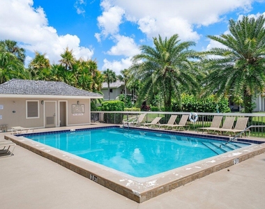 11863 Wimbledon Circle - Photo Thumbnail 5