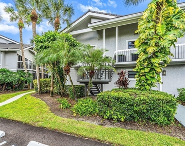11863 Wimbledon Circle - Photo Thumbnail 4