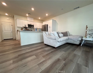 27375 Georgetown - Photo Thumbnail 2