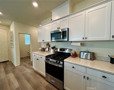 27375 Georgetown - Photo Thumbnail 7