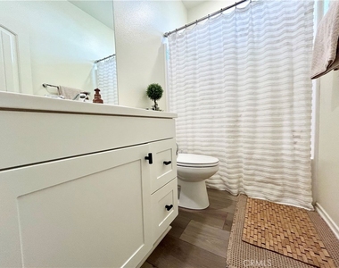 27375 Georgetown - Photo Thumbnail 15