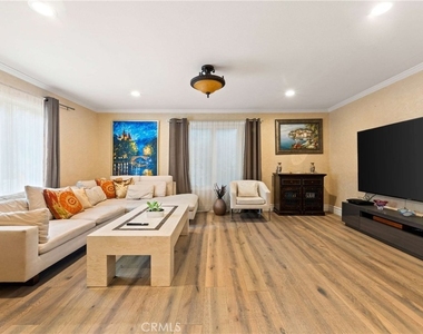 4007 Alta Mesa - Photo Thumbnail 3