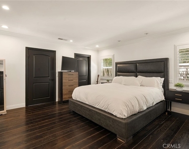 5330 Natick - Photo Thumbnail 25