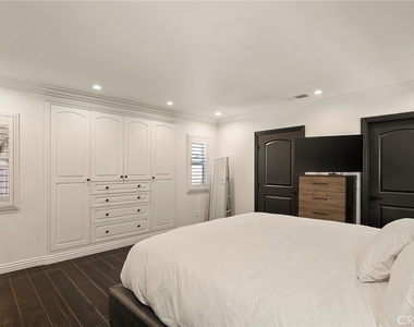 5330 Natick - Photo Thumbnail 26