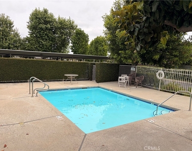 7025 Glade Avenue - Photo Thumbnail 15