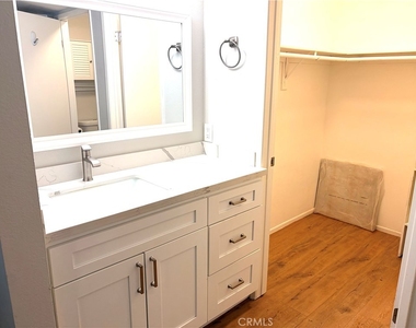 7025 Glade Avenue - Photo Thumbnail 6