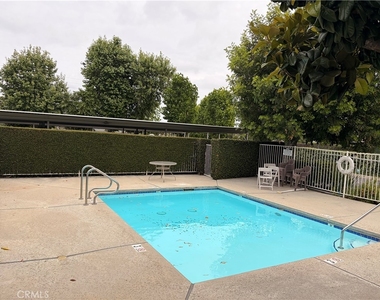 7025 Glade Avenue - Photo Thumbnail 14