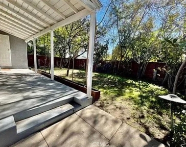 11613 Haynes Street - Photo Thumbnail 8