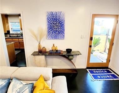 2353 Beach Avenue - Photo Thumbnail 3