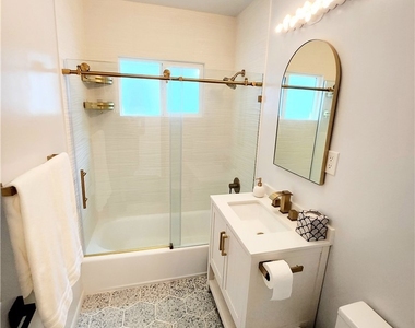 2353 Beach Avenue - Photo Thumbnail 17