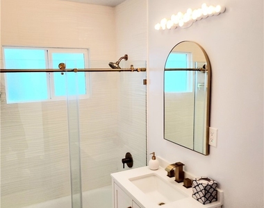2353 Beach Avenue - Photo Thumbnail 16
