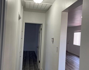 9025 Gullo - Photo Thumbnail 17