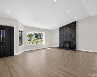 28131 Florence - Photo Thumbnail 7